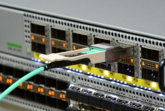 High-performance AOC cables for data center and enterprise networks